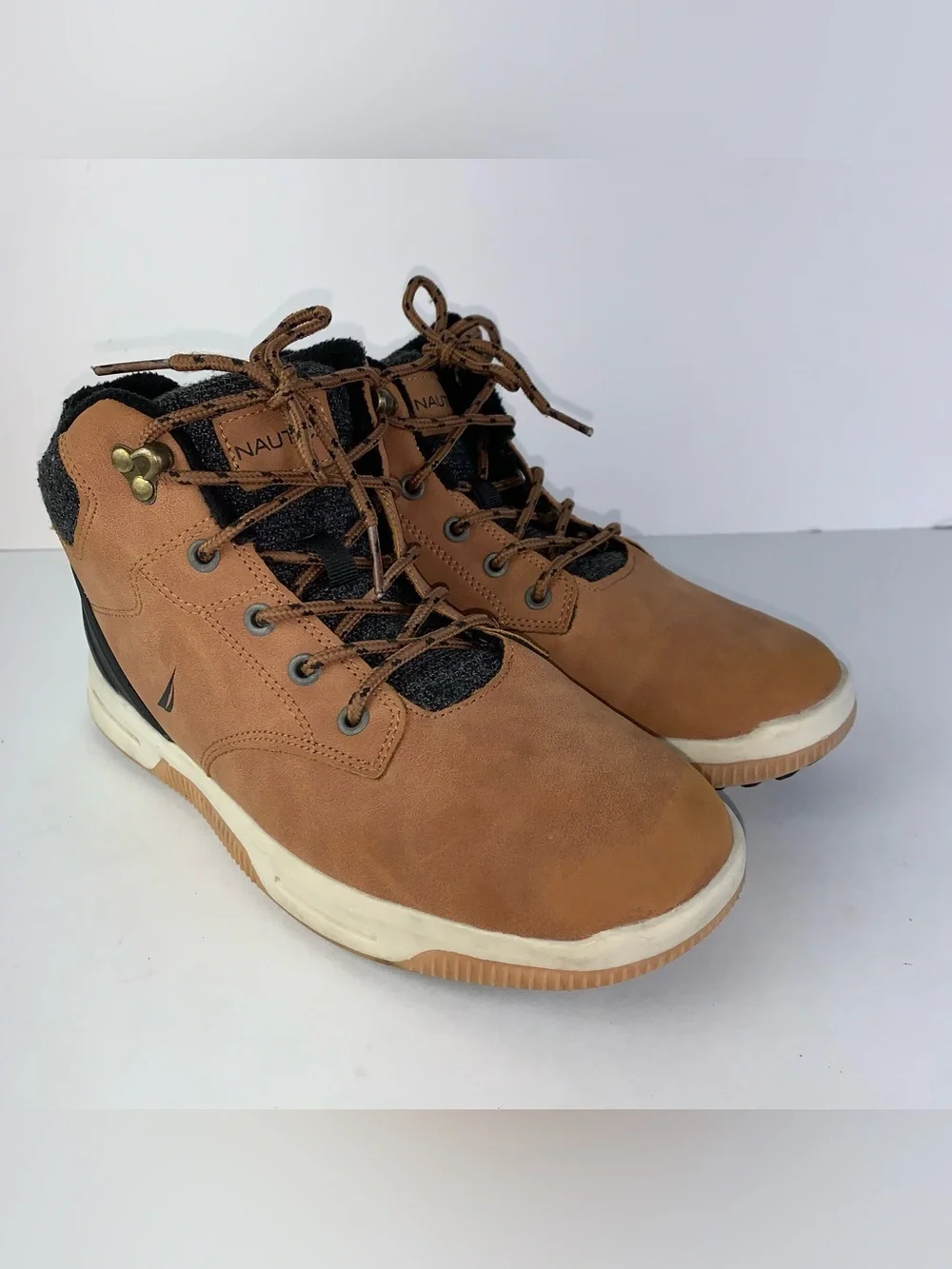Nautica Kids Work Chukka Boot Youth size 5 big boys